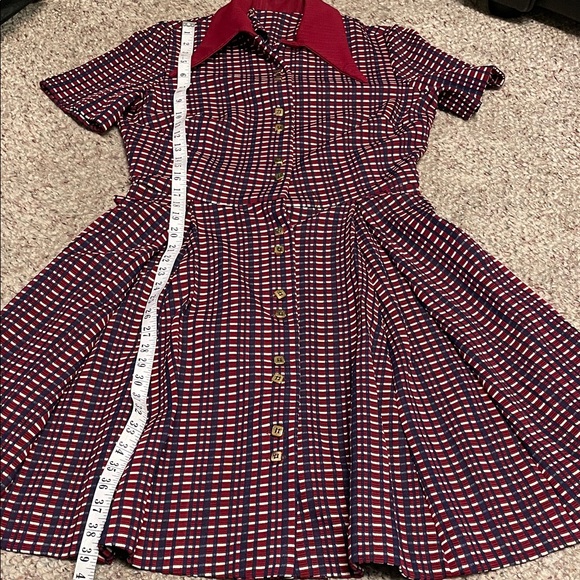 Vintage 60s huge collared Red and Blue Checkered pleated button front dress - Picture 8 of 10